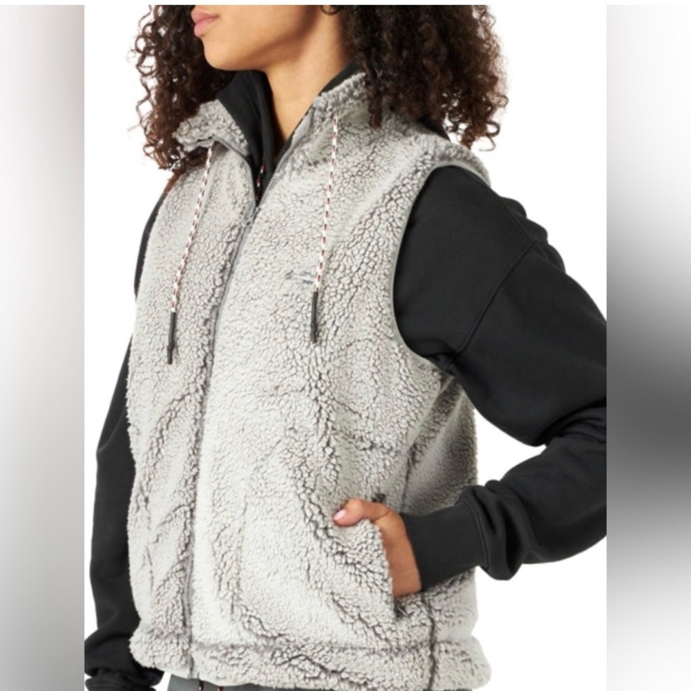 Wrangler® ATG™ All Terrain Gear Sherpa Fleece‎ Women's Vest Gray Size Small